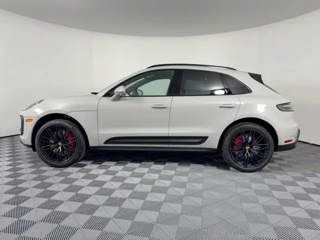 2026 Porsche Macan GTS - Image 10 of 31