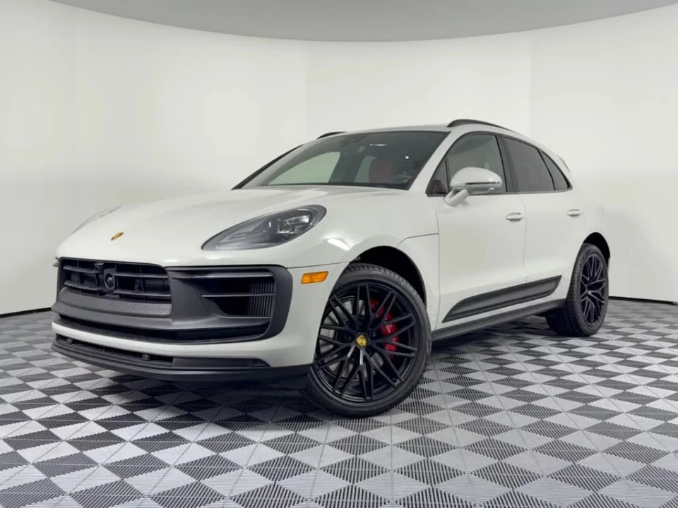 2026 Porsche Macan GTS - Image 3 of 31