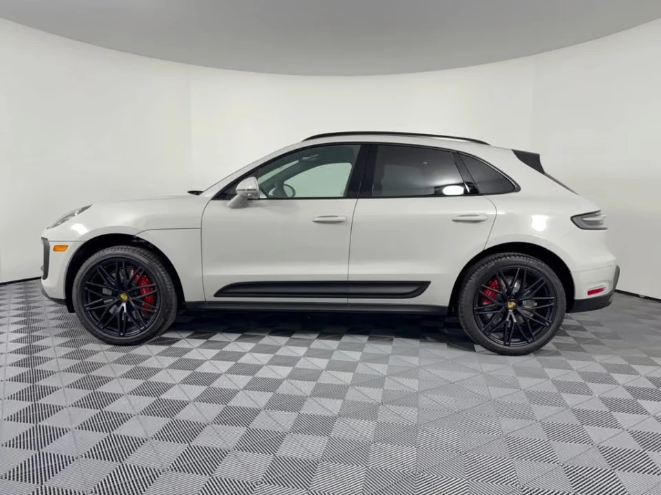 2026 Porsche Macan GTS - Image 11 of 31