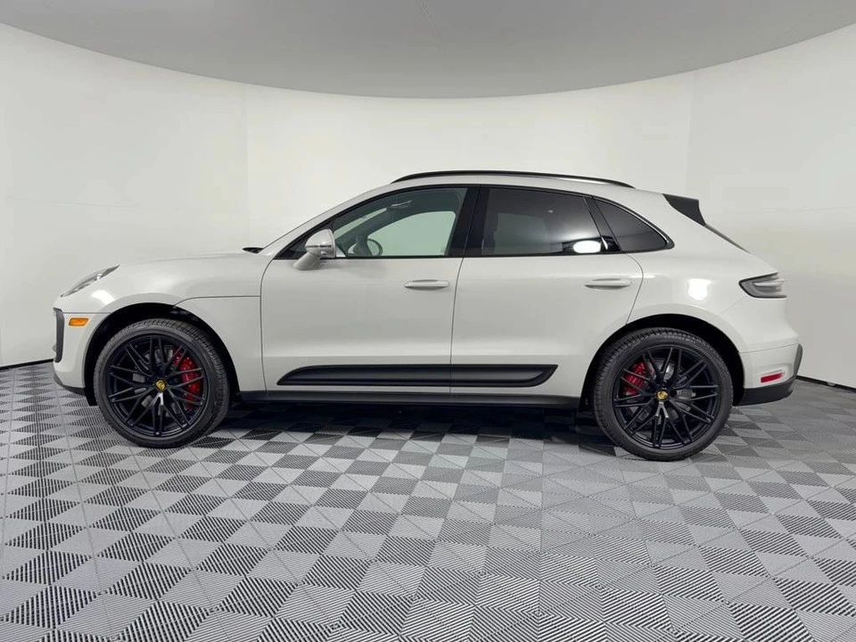 2026 Porsche Macan GTS - Image 2 of 4