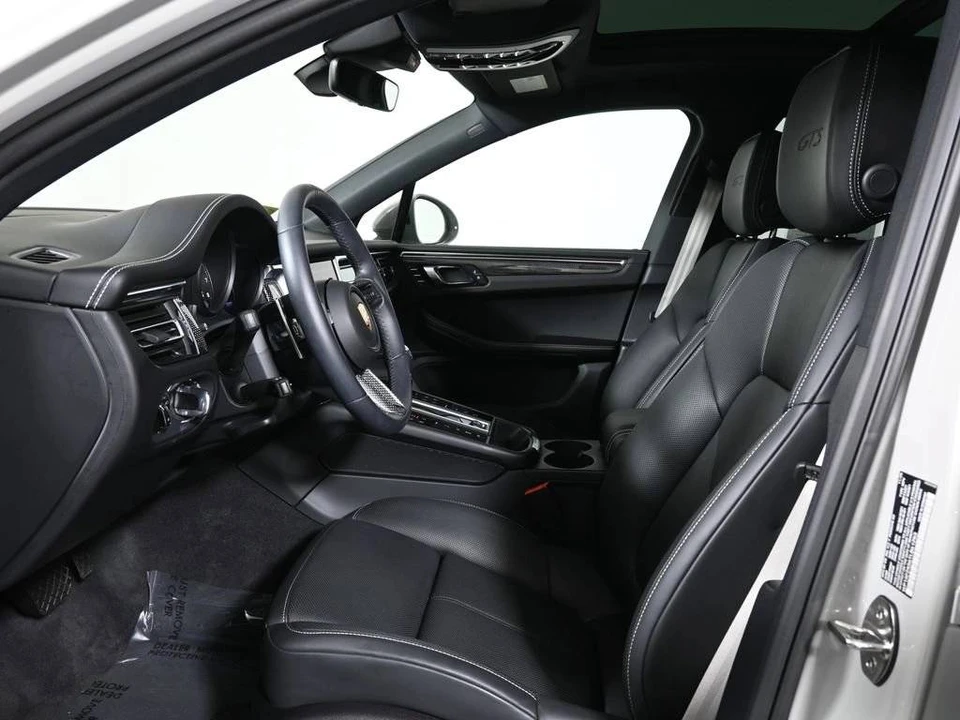 2026 Porsche Macan GTS - Image 5 of 5
