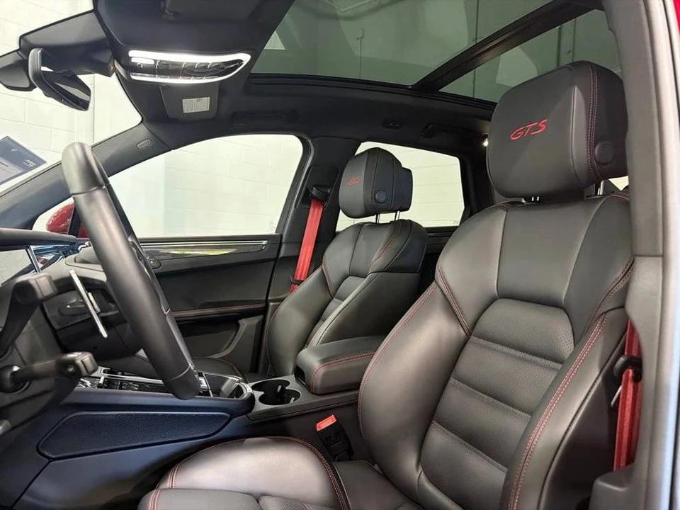 2026 Porsche Macan GTS - Image 5 of 5