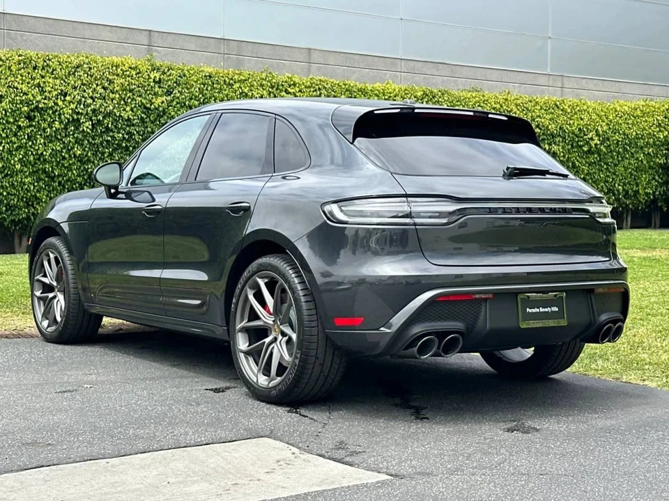 2026 Porsche Macan GTS - Image 3 of 5