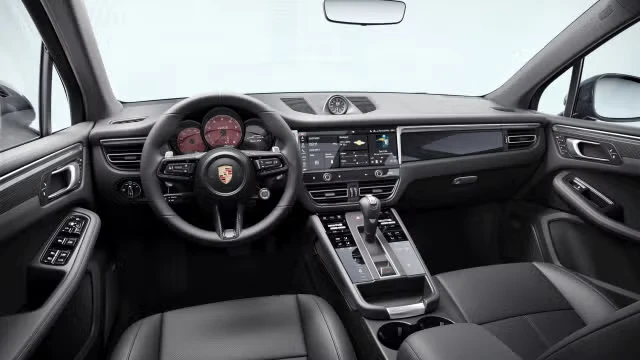 2026 Porsche Macan GTS - Image 26 of 31