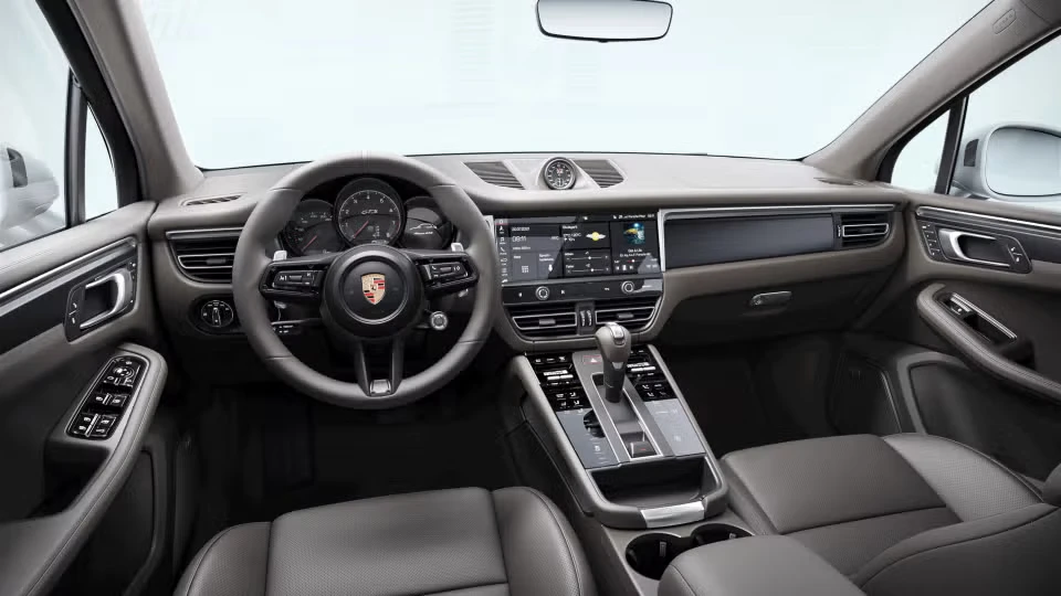 2026 Porsche Macan GTS - Image 27 of 31