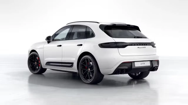 2026 Porsche Macan GTS - Image 18 of 31