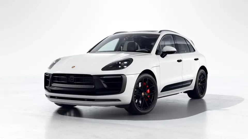 2026 Porsche Macan GTS - Image 7 of 31
