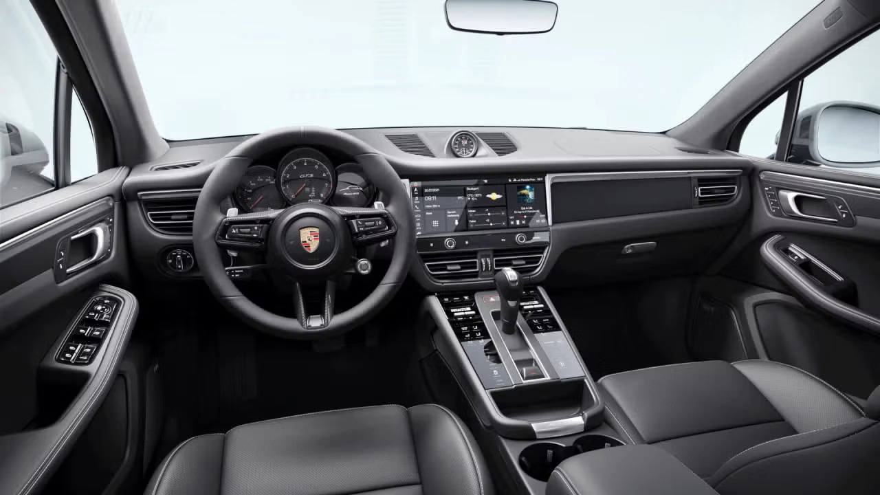 2026 Porsche Macan GTS - Image 28 of 31