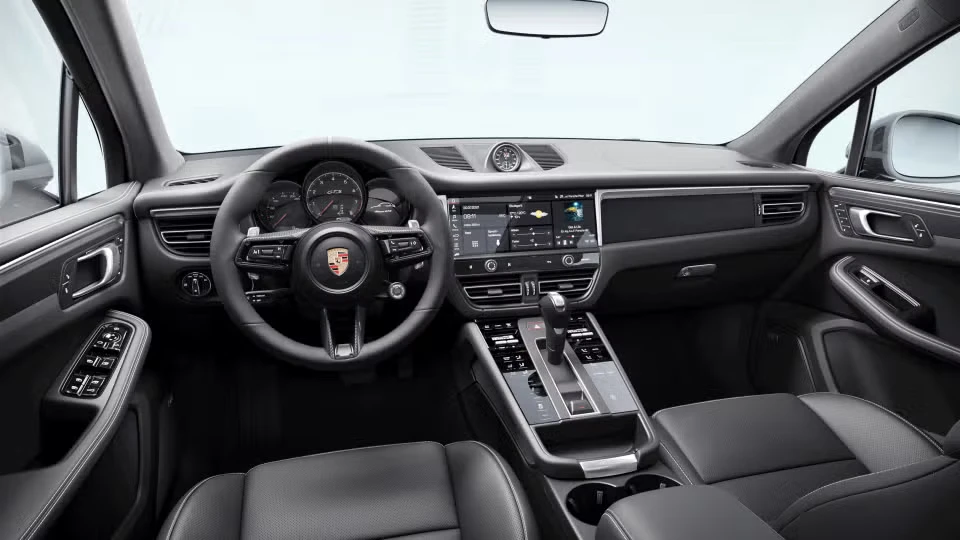 2026 Porsche Macan GTS - Image 27 of 31