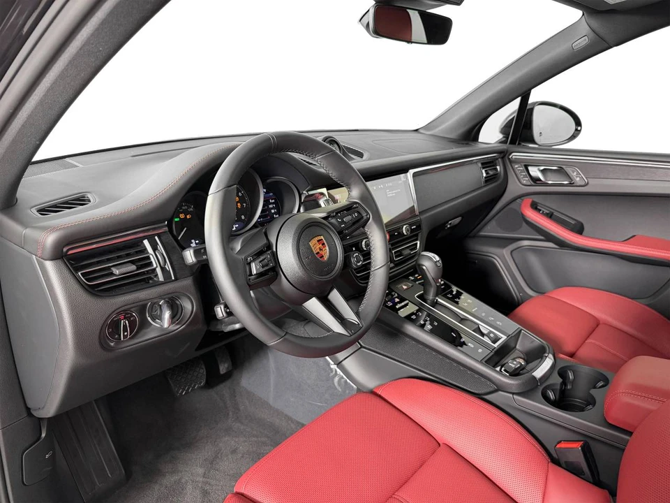 2026 Porsche Macan GTS - Image 4 of 4