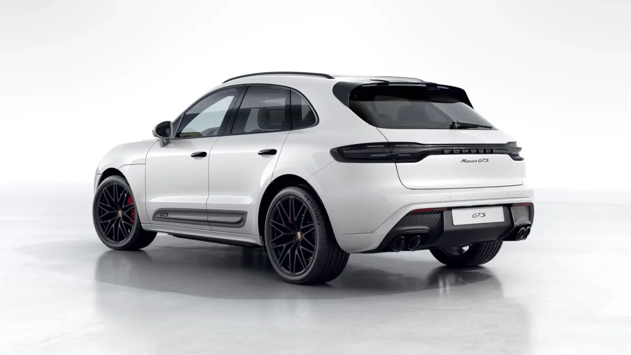 2026 Porsche Macan - Image 24 of 30
