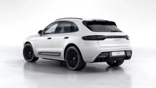 2026 Porsche Macan - Image 17 of 30