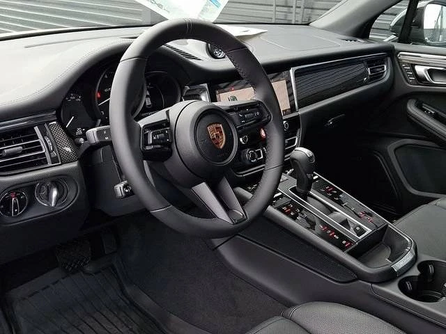 2026 Porsche Macan GTS - Image 4 of 4