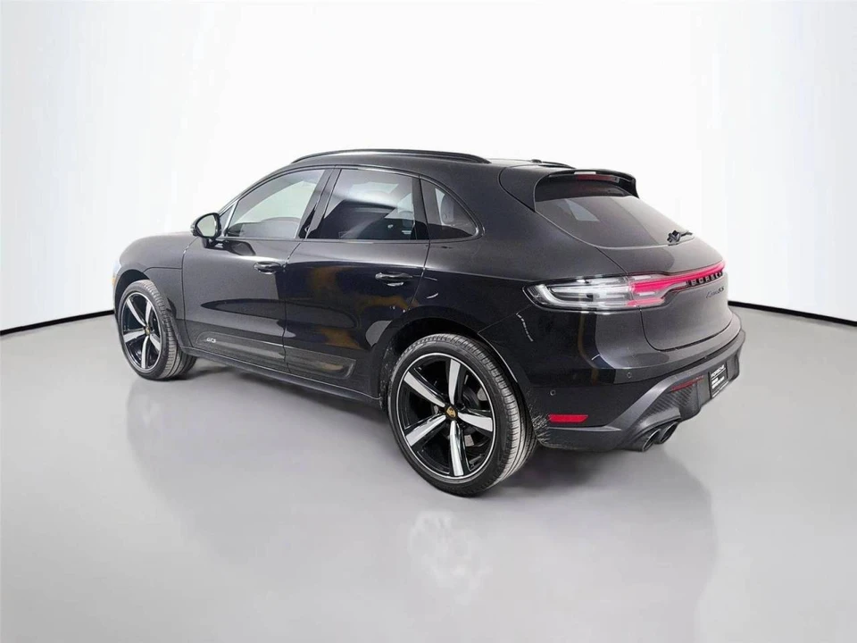 2026 Porsche Macan GTS - Image 3 of 5