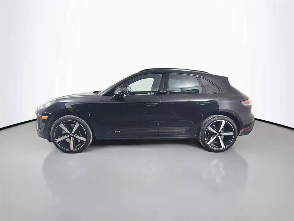 2026 Porsche Macan GTS - Image 2 of 5