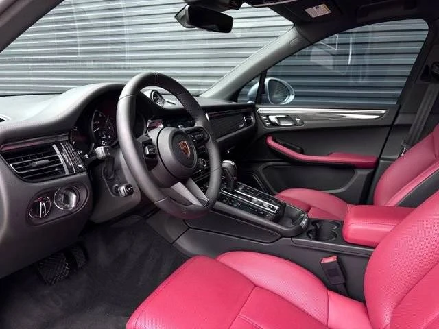 2026 Porsche Macan GTS - Image 4 of 5