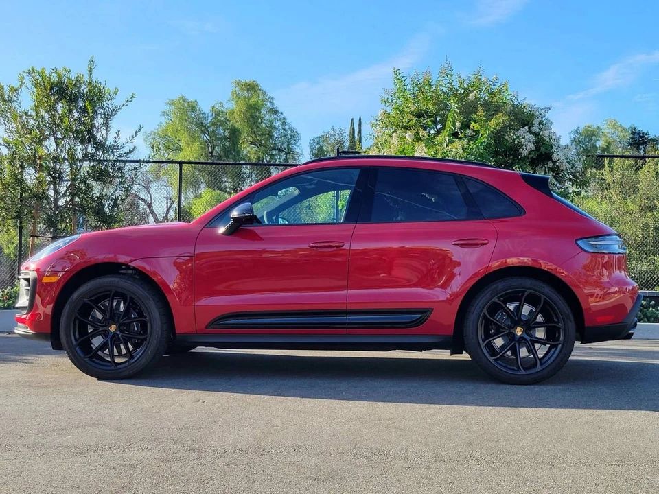 2026 Porsche Macan GTS - Image 2 of 5