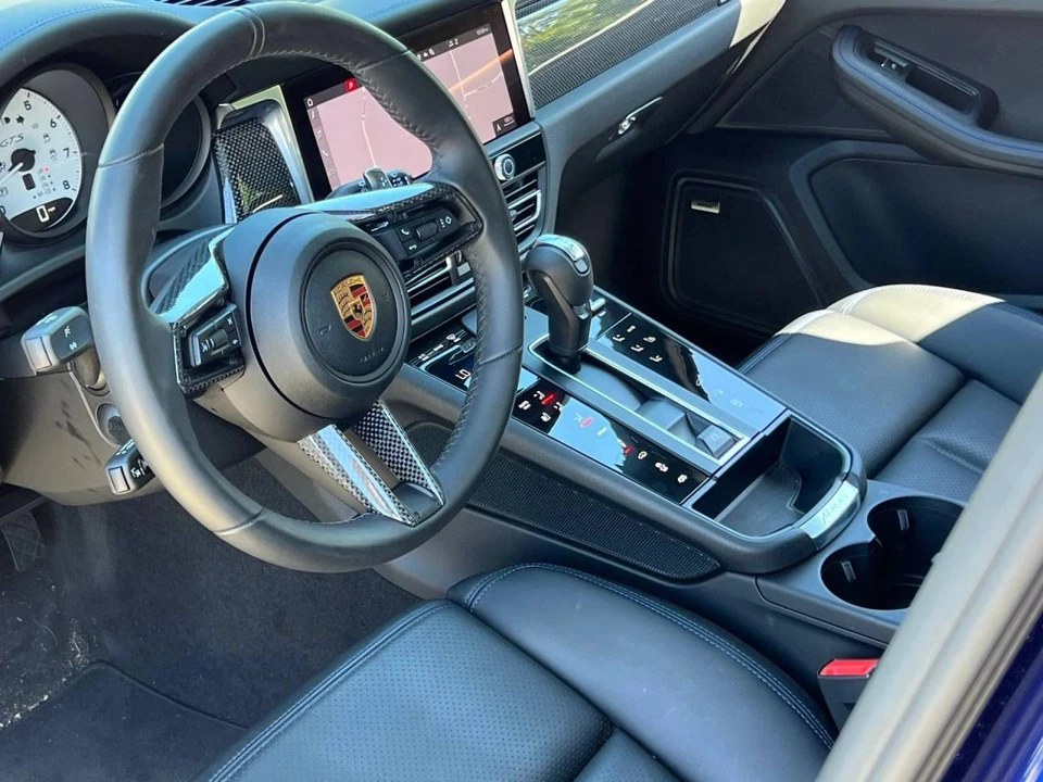 2026 Porsche Macan GTS - Image 4 of 4