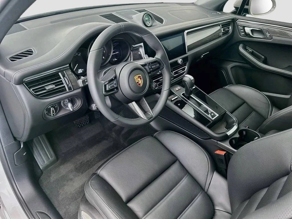 2026 Porsche Macan GTS - Image 4 of 4