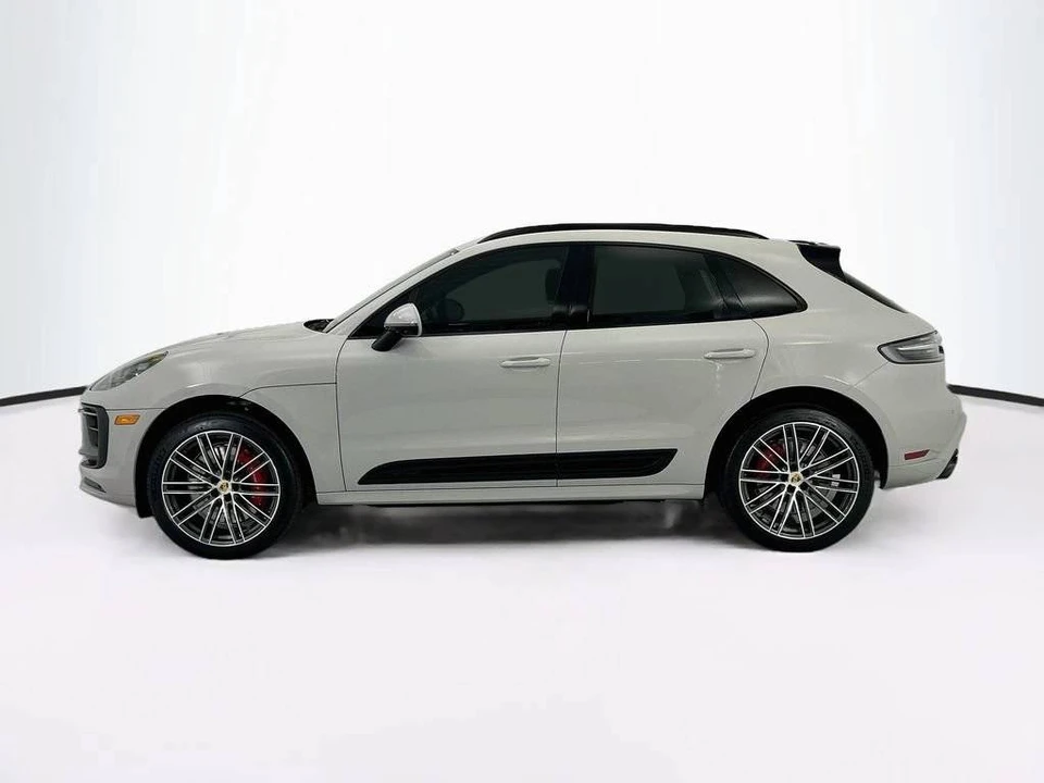 2026 Porsche Macan GTS - Image 2 of 4