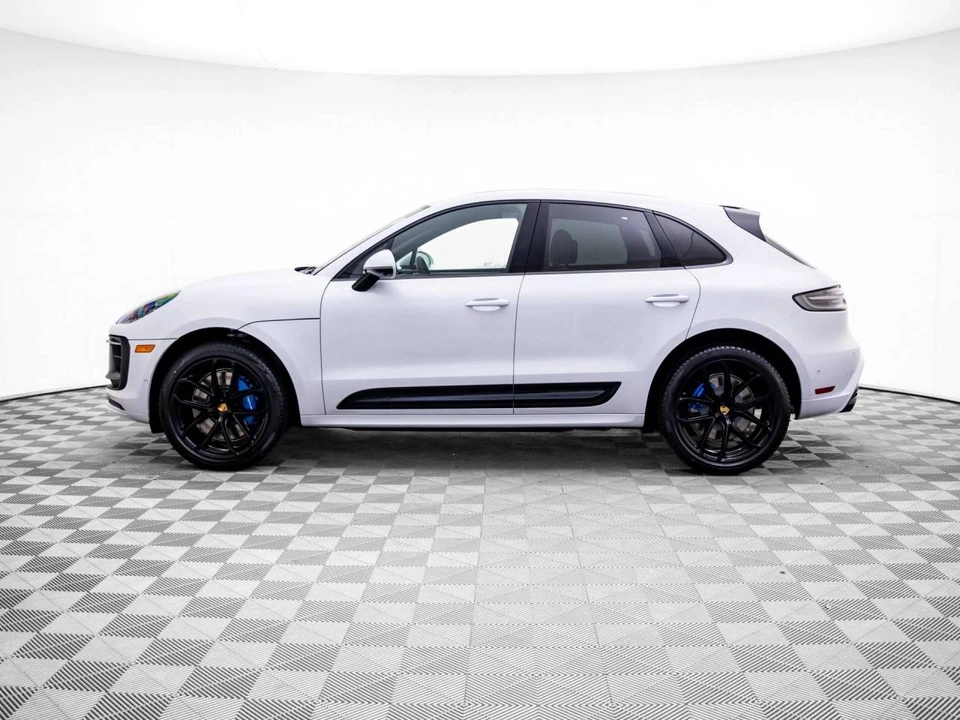 2026 Porsche Macan GTS - Image 2 of 5