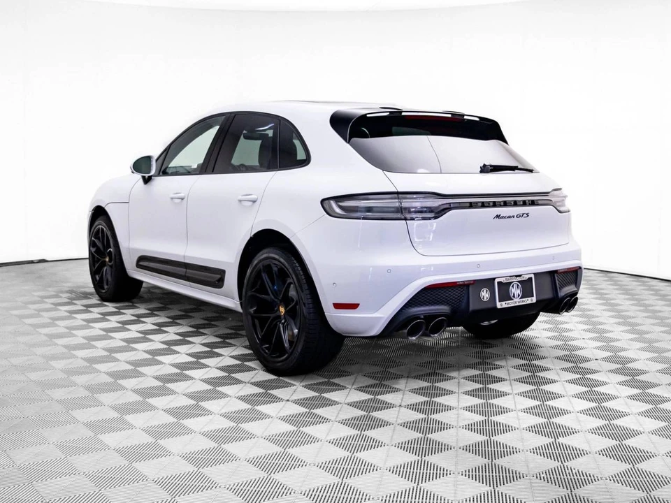 2026 Porsche Macan GTS - Image 3 of 5