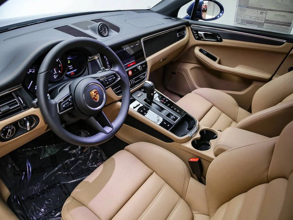 2026 Porsche Macan GTS - Image 3 of 5