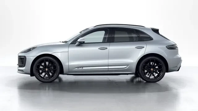 2026 Porsche Macan GTS - Image 14 of 31