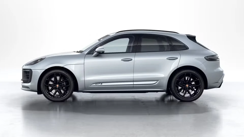 2026 Porsche Macan GTS - Image 11 of 31