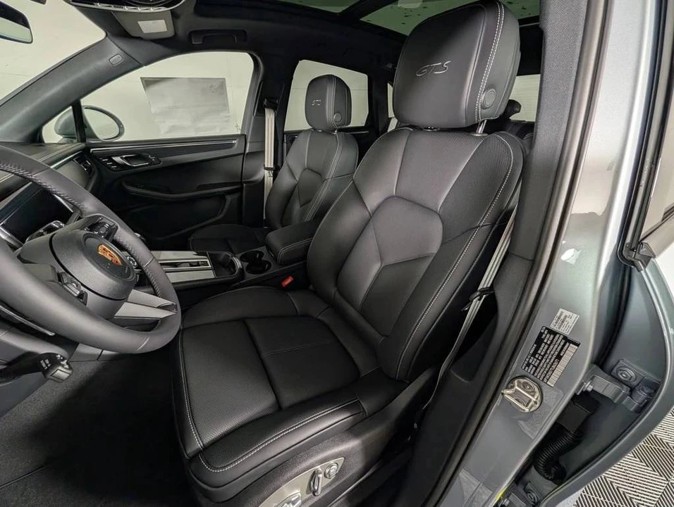 2026 Porsche Macan GTS - Image 5 of 5