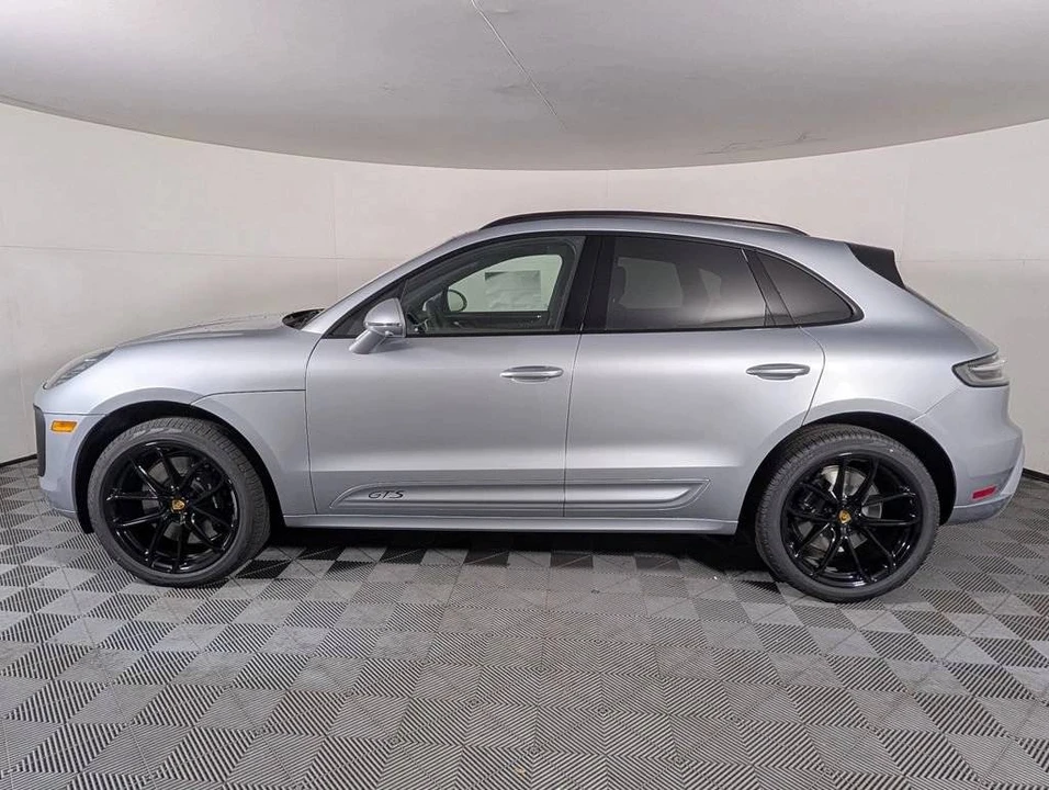 2026 Porsche Macan GTS - Image 2 of 5