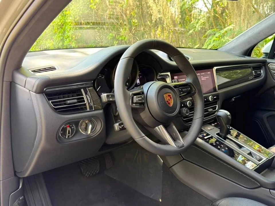 2026 Porsche Macan GTS - Image 4 of 5