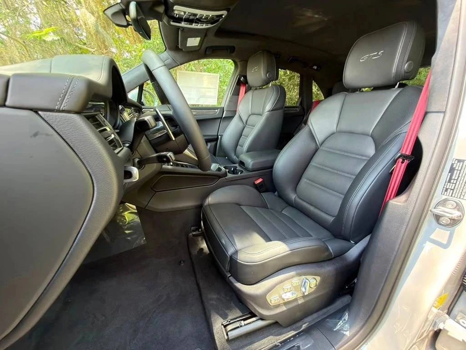 2026 Porsche Macan GTS - Image 5 of 5