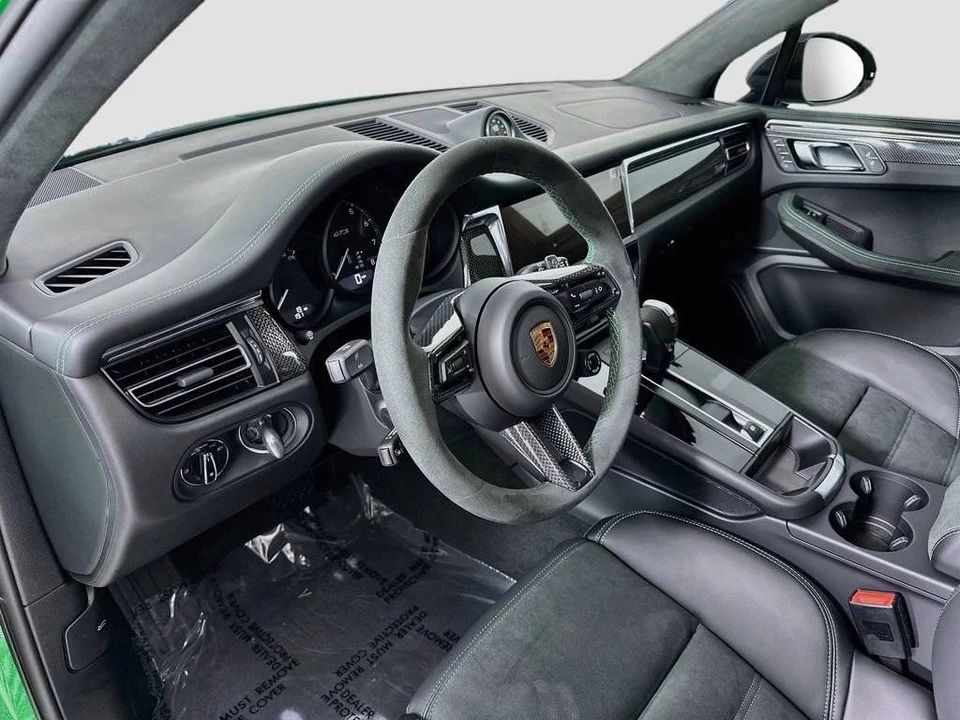 2026 Porsche Macan GTS - Image 4 of 4