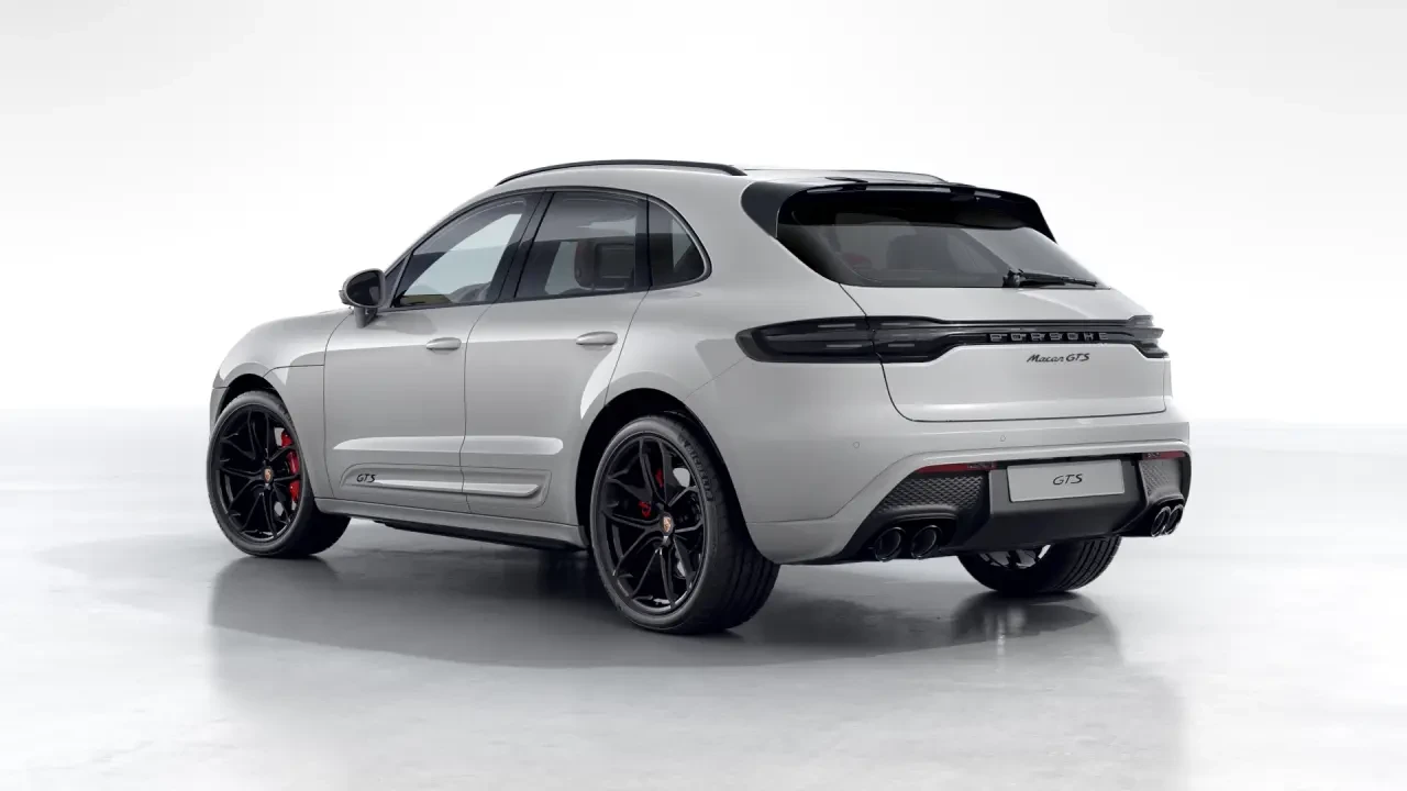 2026 Porsche Macan - Image 24 of 30