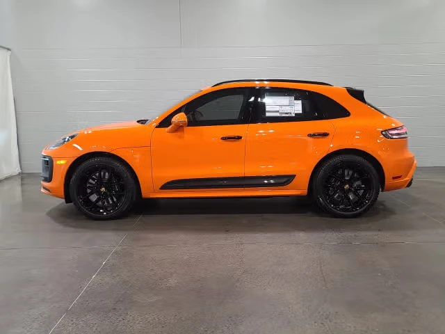 2026 Porsche Macan GTS - Image 10 of 31