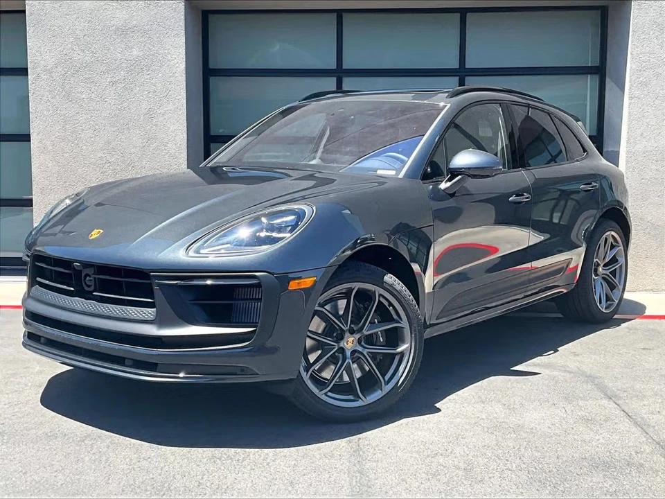 2026 Porsche Macan GTS - Image 4 of 31