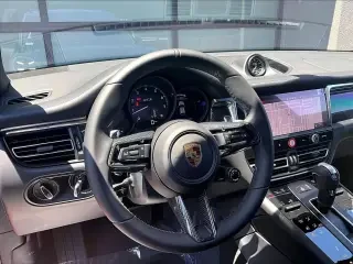 2026 Porsche Macan GTS - Image 29 of 31