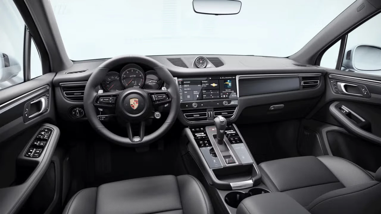 2026 Porsche Macan - Image 28 of 30