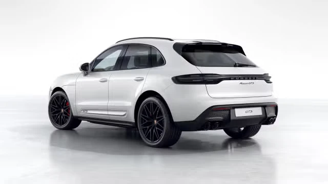2026 Porsche Macan GTS - Image 18 of 30