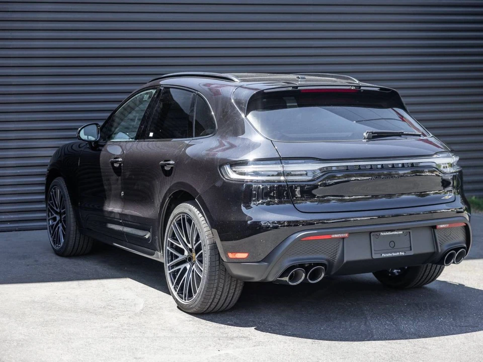 2026 Porsche Macan GTS - Image 3 of 4
