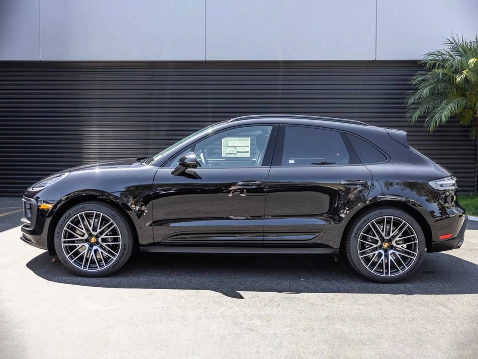 2026 Porsche Macan GTS - Image 2 of 4