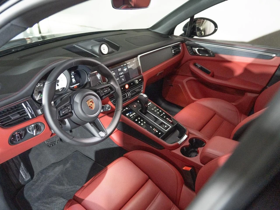 2026 Porsche Macan GTS - Image 4 of 30
