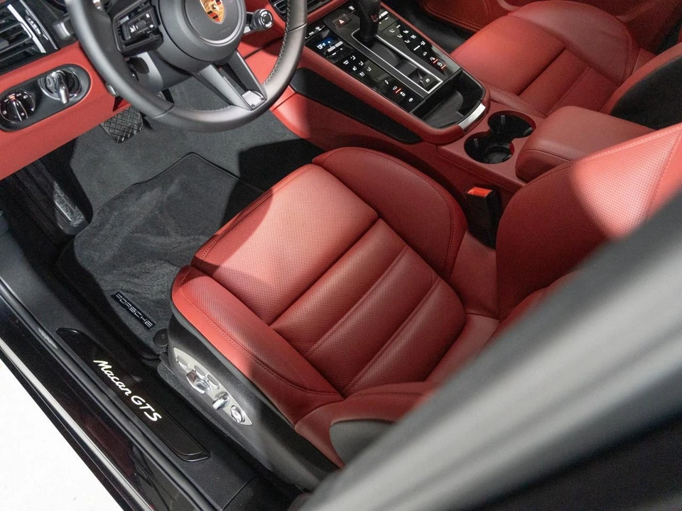 2026 Porsche Macan GTS - Image 15 of 30