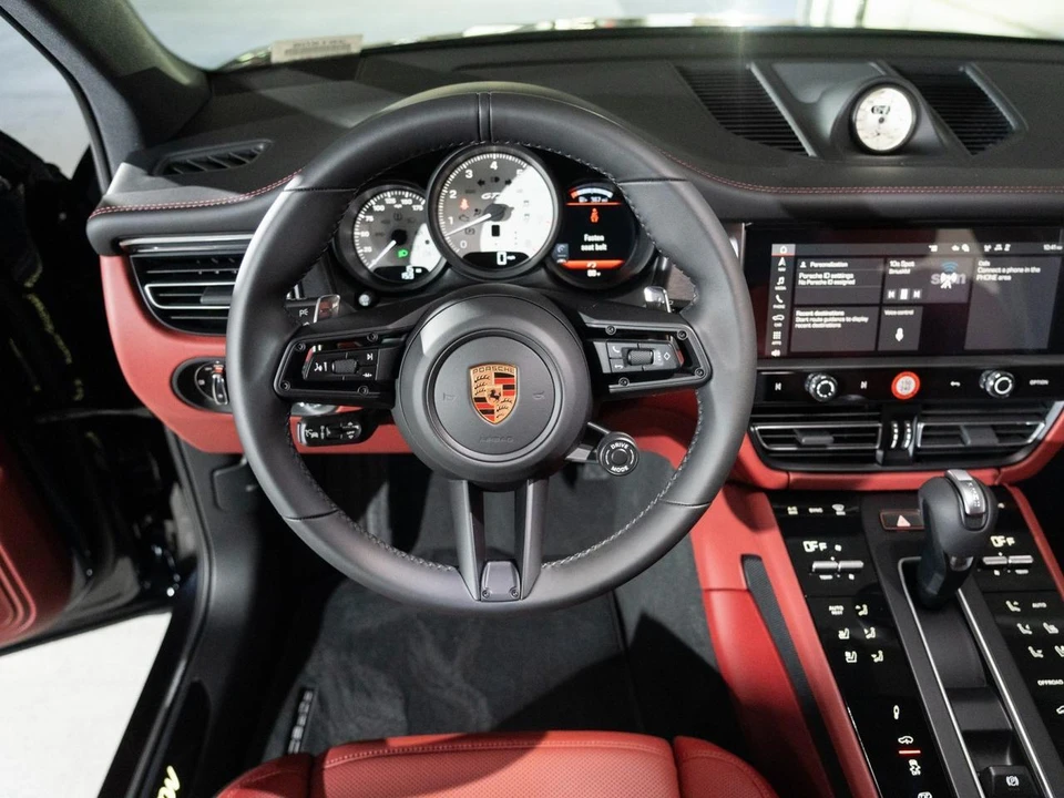 2026 Porsche Macan GTS - Image 29 of 30