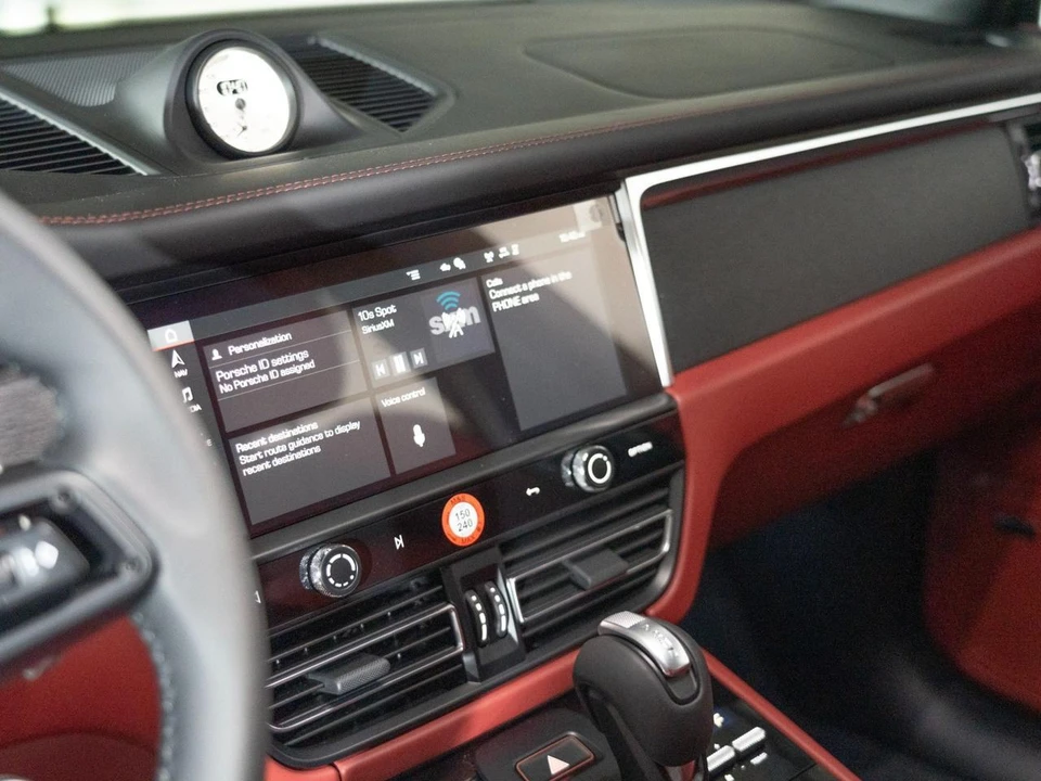 2026 Porsche Macan GTS - Image 22 of 30