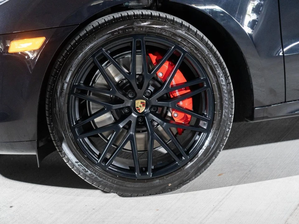 2026 Porsche Macan GTS - Image 11 of 30