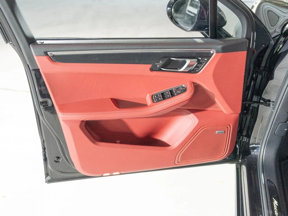 2026 Porsche Macan GTS - Image 17 of 30