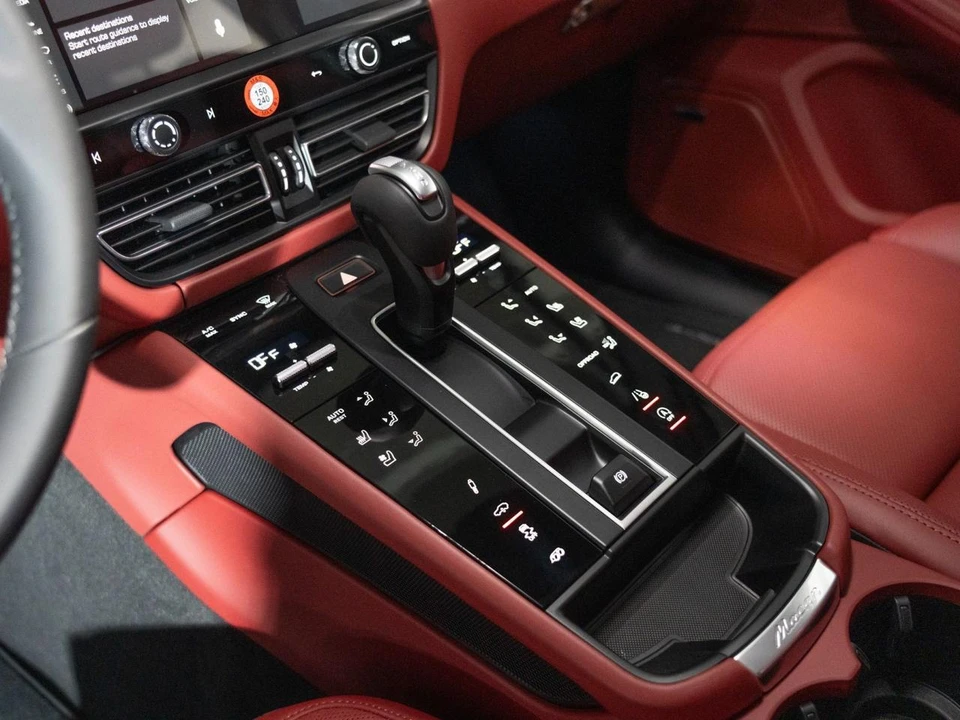 2026 Porsche Macan GTS - Image 23 of 30