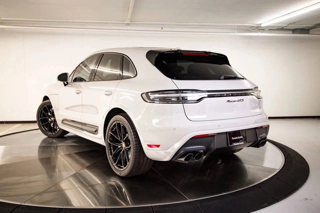 2026 Porsche Macan GTS - Image 3 of 5